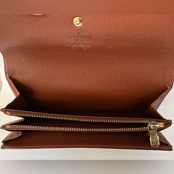 ❌Sold ❌Authentic LOUIS VUITTON
LV Monogram Coated Canvas Sarah Long Mono Wallet - Picture 9 of 9